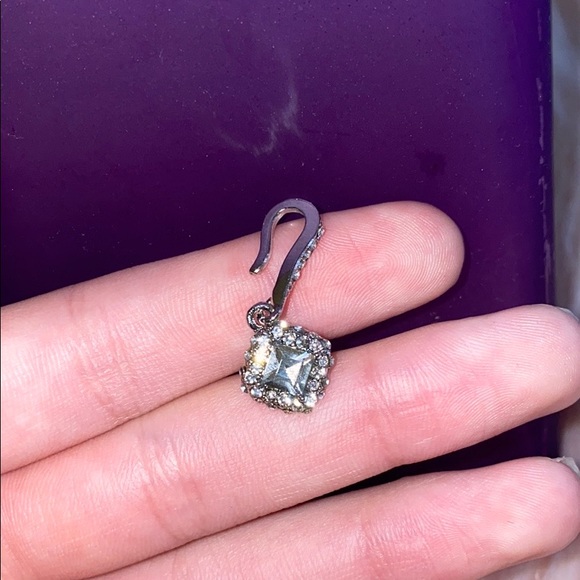 Earrings - Picture 5 of 5